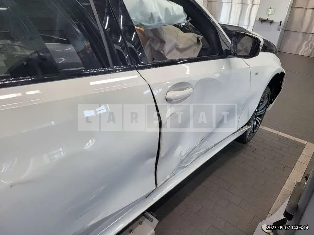 Photo 2 of 21: 2021 BMW 320i, VIN WBA5X5101MFK64311 — Korean insurance auction