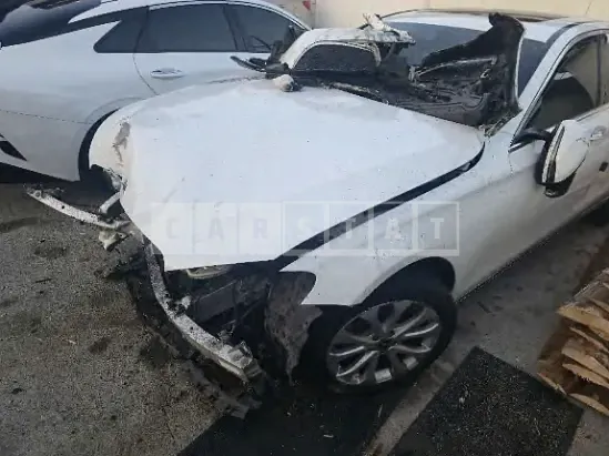 Photo 2 of 30: 2019 Mercedes-Benz E220 d 4Matic — Korean insurance auction