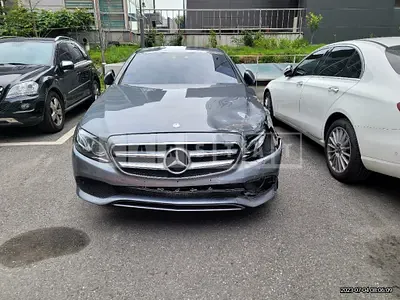 Photo 1 of 12: 2017 Mercedes-Benz E220 d, VIN WDDZF0EB1HA198079 — Korean insurance auction