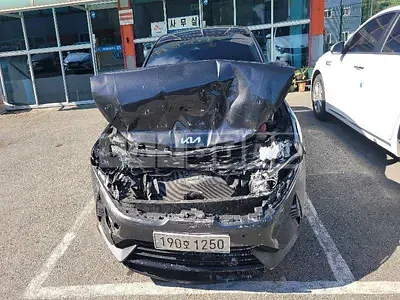 Photo 1 of 20: 2022 Kia K5 — Korean insurance auction