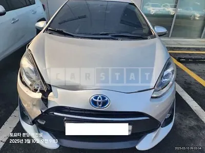 Photo 1 of 15: 2018 Toyota Prius C — Korean insurance auction