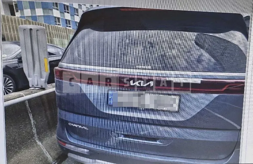 Photo 2 of 6: 2023 Kia Carnival Gasoline 3.5 — Korean insurance auction