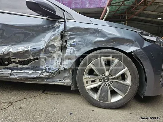 Photo 2 of 20: 2016 Hyundai IONIQ — Korean insurance auction