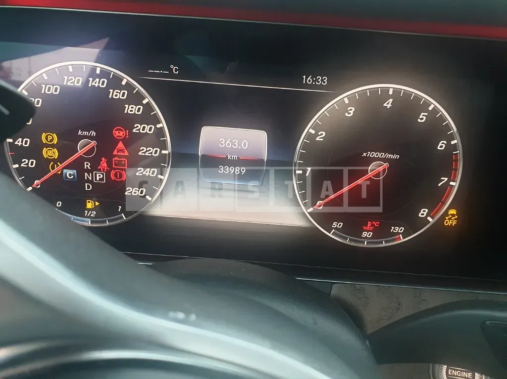 Photo 2 of 10: 2018 Mercedes-Benz E300 4Matic, VIN WDDZF4KB3KA533149 — Korean insurance auction