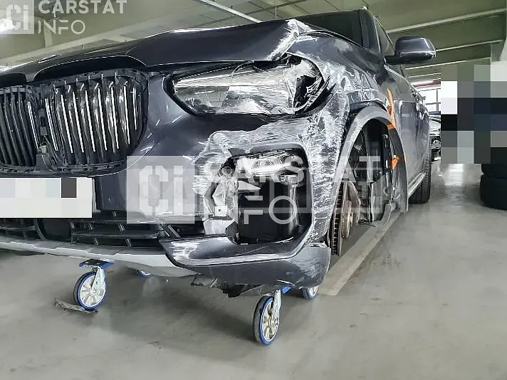Photo 2 of 23: 2021 BMW X5 xDrive30d, VIN WBAJU810XM9G48159 — Korean insurance auction
