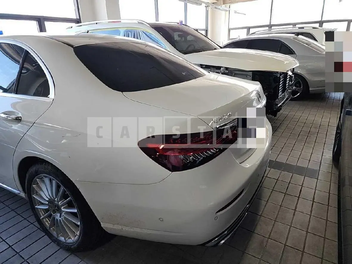 Photo 2 of 24: 2021 Mercedes-Benz E250, VIN W1KZF4FB1MA986554 — Korean insurance auction