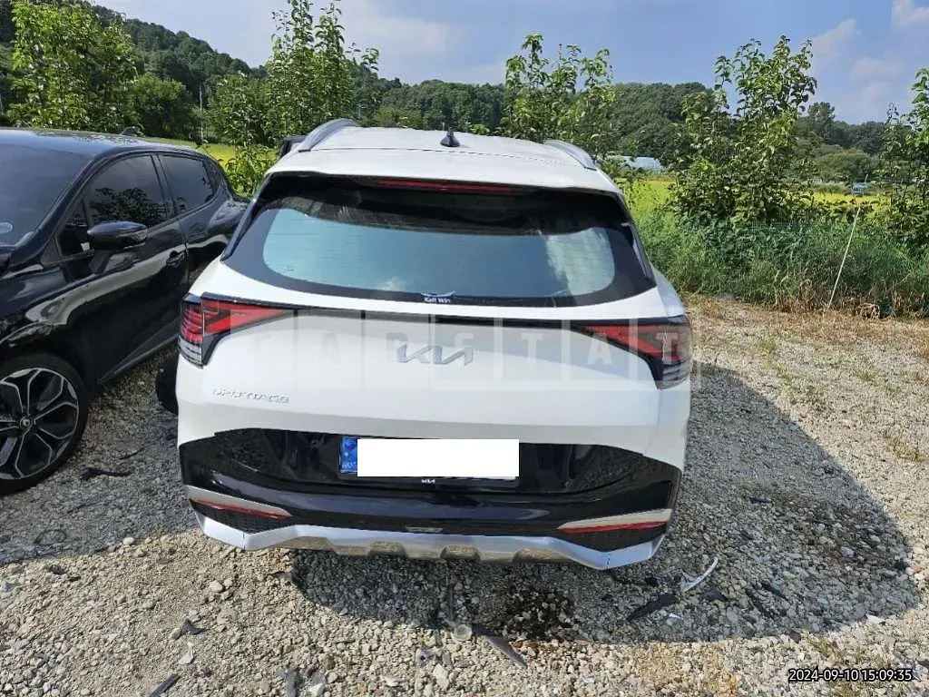 Photo 2 of 27: 2023 Kia Sportage — Korean insurance auction