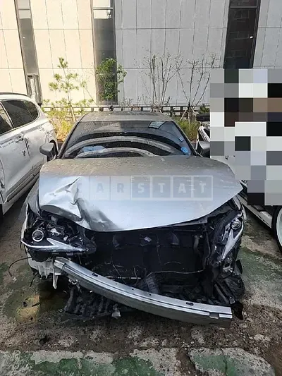 Photo 1 of 36: 2018 Lexus ES300h, VIN JTHBW1GG7J2177049 — Korean insurance auction