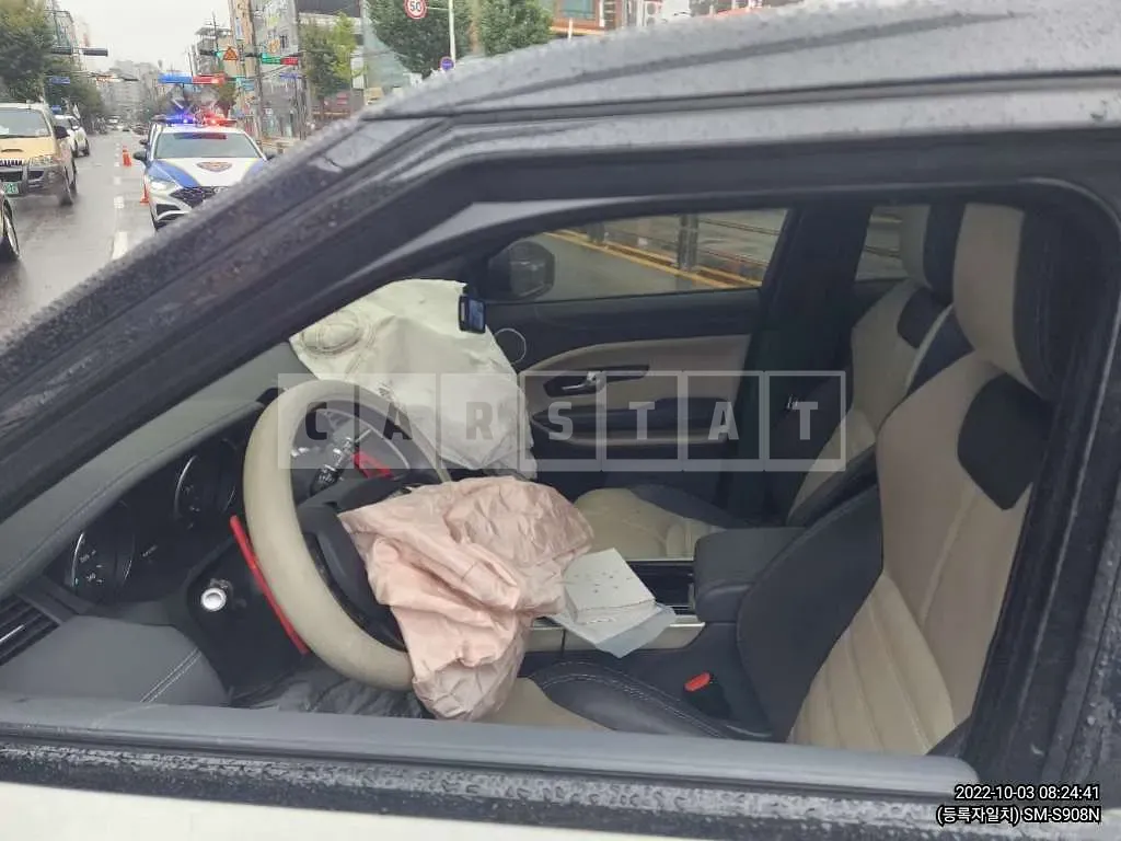 Photo 2 of 7: 2016 Land Rover Range Rover Evoque 2.0d, VIN SALVA2BN5GH134630 — Korean insurance auction