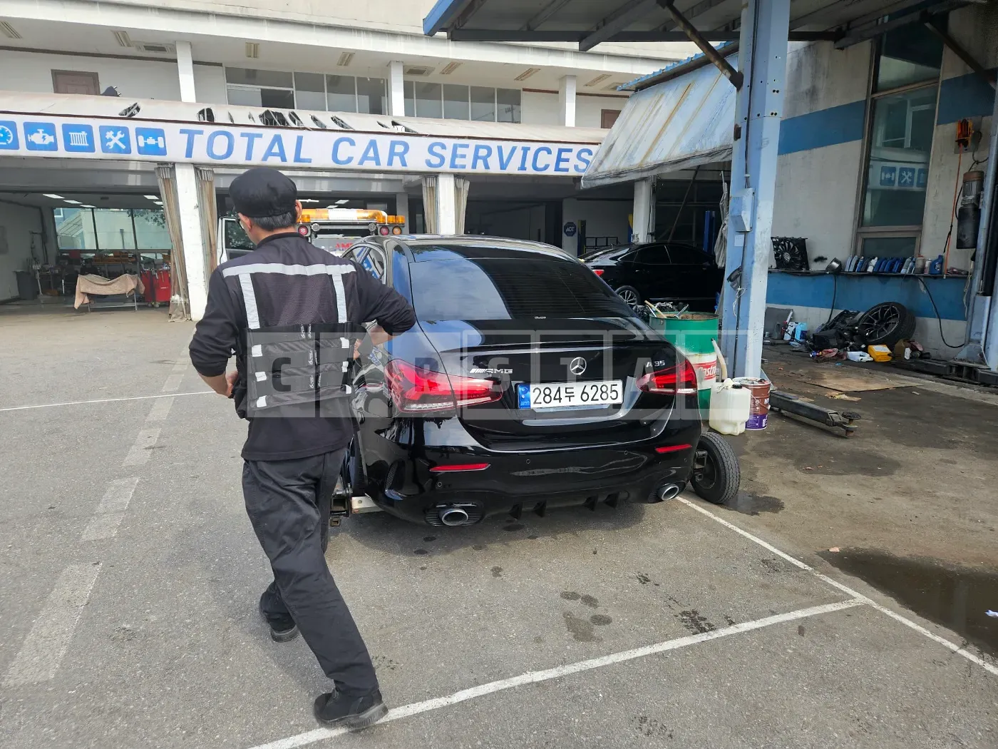 Photo 2 of 27: 2020 Mercedes-Benz A35 4Matic — Korean insurance auction