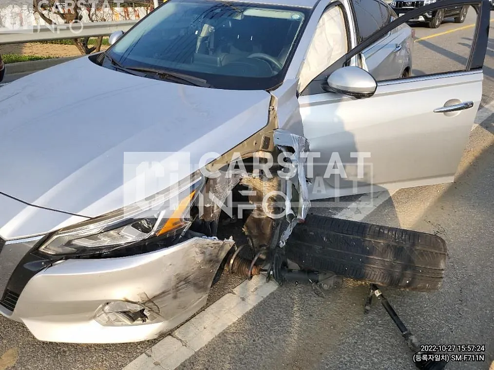 Photo 2 of 3: 2019 Nissan Altima 2.5, VIN 1N4BL4AV0KC257247 — Korean insurance auction