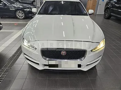 Photo 1 of 13: 2016 Jaguar XE 2.0d — Korean insurance auction