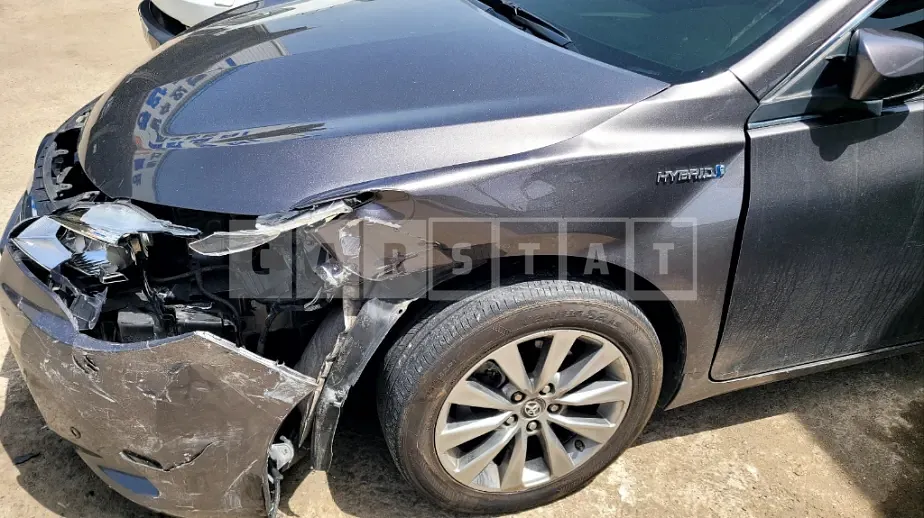 Photo 2 of 3: 2017 Toyota Camry Hybrid LE — Korean insurance auction
