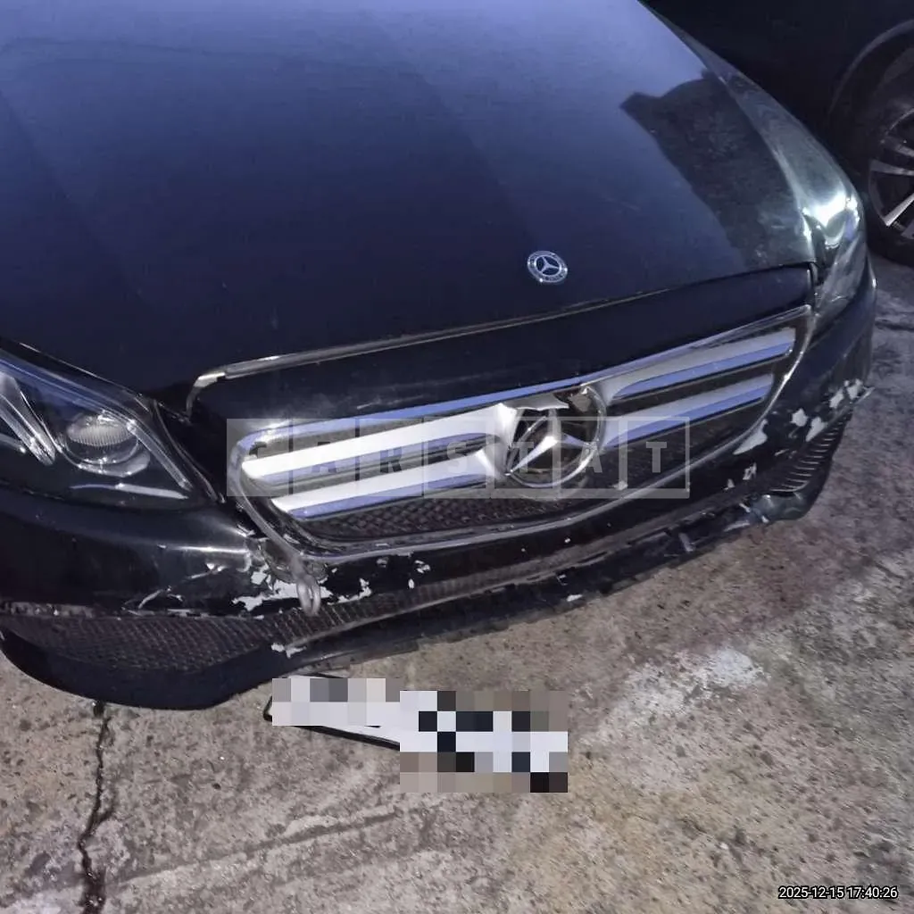 Photo 2 of 12: 2017 Mercedes-Benz E300 — Korean insurance auction