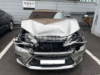 Photo 1 of 8: 2018 Lexus ES300h, VIN JTHBW1GG9J2177697 — Korean insurance auction