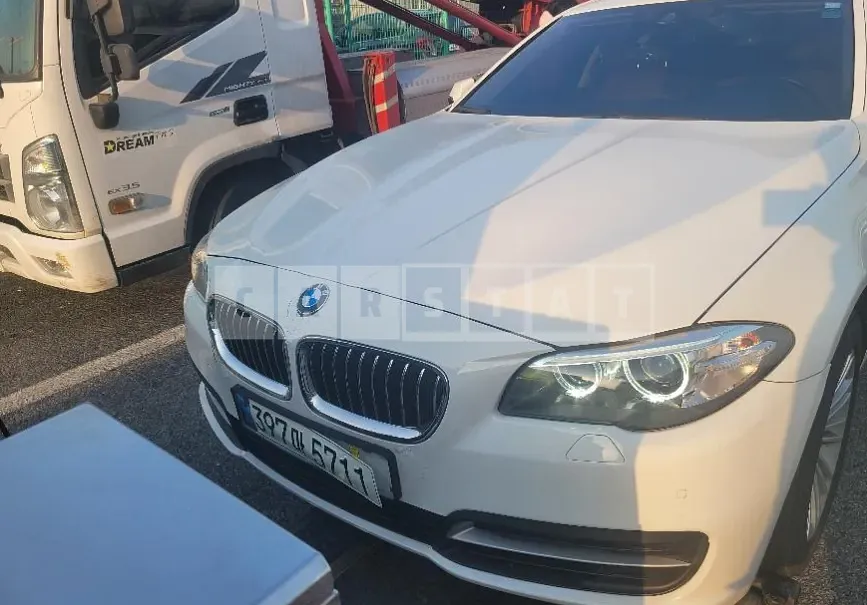 Photo 2 of 30: 2015 BMW 520d, VIN WBA5E5109FG065557 — Korean insurance auction