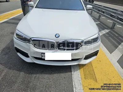 Photo 1 of 25: 2017 BMW 520d — Korean insurance auction