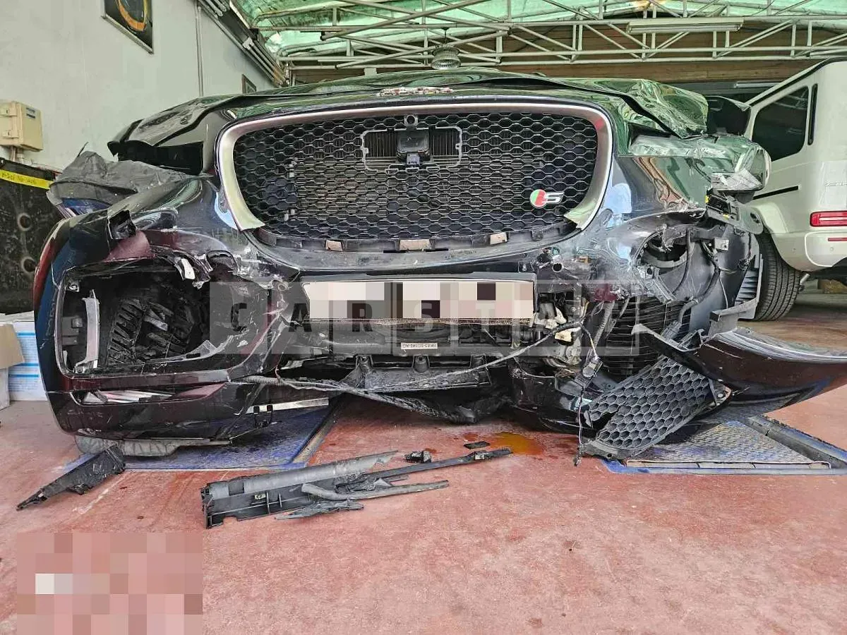 Photo 2 of 7: 2019 Jaguar F-Pace 30d, VIN SADCA2BK0KA352677 — Korean insurance auction