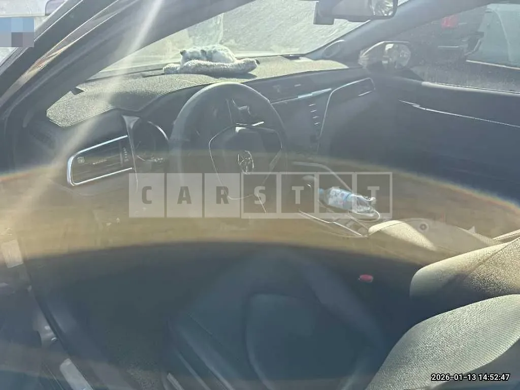 Photo 2 of 16: 2018 Toyota Camry — Korean insurance auction