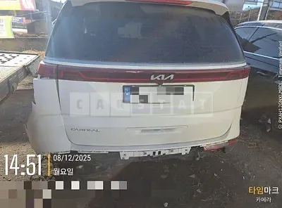 Photo 1 of 10: 2022 Kia Carnivals — Korean insurance auction