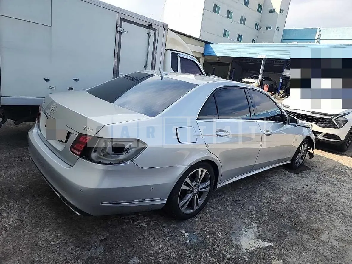 Photo 2 of 17: 2014 Mercedes-Benz E220 CDI — Korean insurance auction