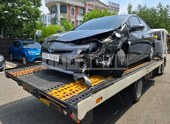 Photo 2 of 28: 2018 Toyota Prius — Korean insurance auction