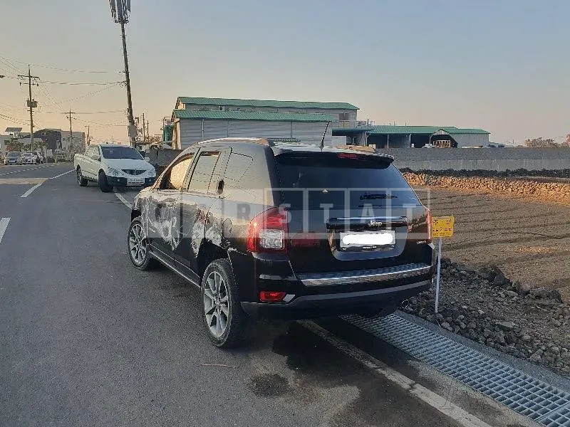 Photo 2 of 9: 2015 Jeep Compass, VIN 1C4NJDCB7FD321767 — Korean insurance auction