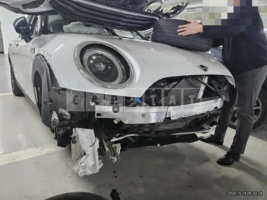 Photo 2 of 21: 2023 MINI Cooper Clubman — Korean insurance auction
