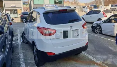 Photo 1 of 8: 2014 Hyundai Tucson ix — Korean insurance auction