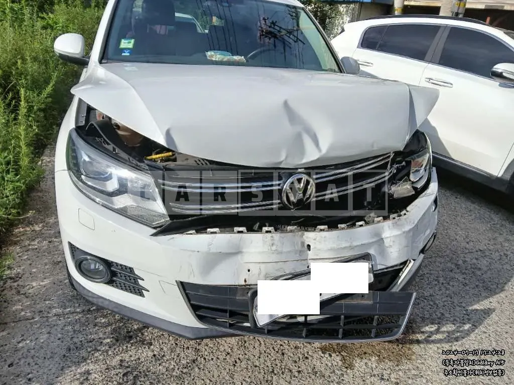 Photo 2 of 3: 2015 Volkswagen Tiguan 2.0 TDI Blue Motion — Korean insurance auction