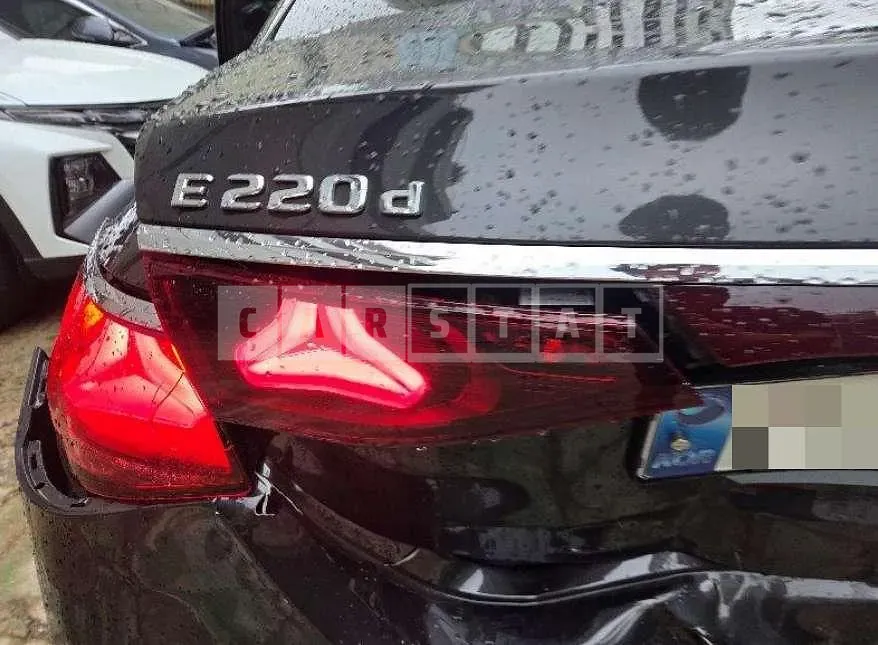 Photo 2 of 77: 2024 Mercedes-Benz E 220 d 4Matic, VIN W1KLF0FB0RA044842 — Korean insurance auction