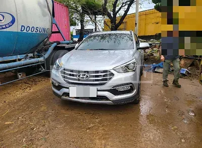Photo 1 of 25: 2017 Hyundai Santa Fe DM 2.0 — Korean insurance auction