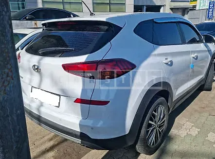 Photo 2 of 9: 2020 Hyundai Tucson, VIN KMHJ2812GLU281350 — Korean insurance auction
