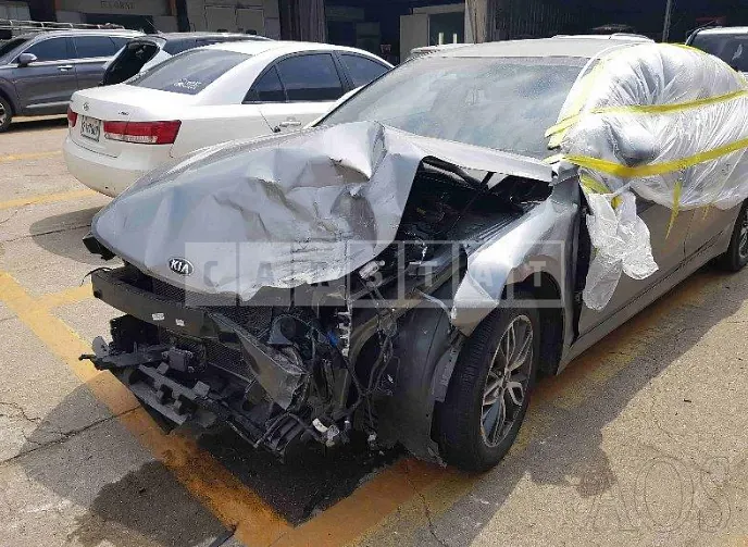 Photo 2 of 14: 2020 Kia K5, VIN KNAG241BBLA021569 — Korean insurance auction