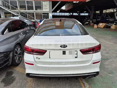 Photo 1 of 10: 2018 Kia K5 2.0 — Korean insurance auction