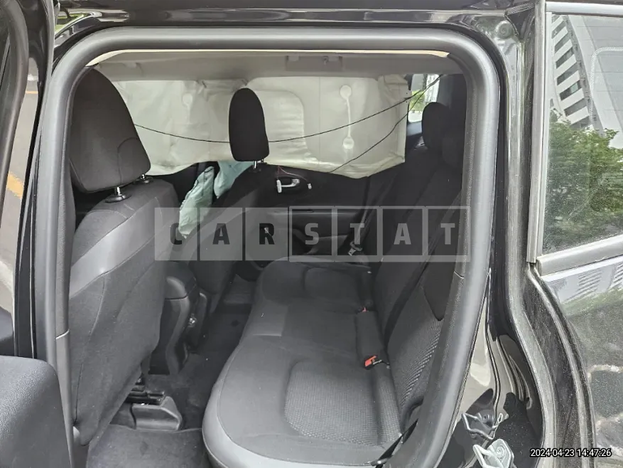 Photo 2 of 27: 2018 Jeep Zip Renegade — Korean insurance auction
