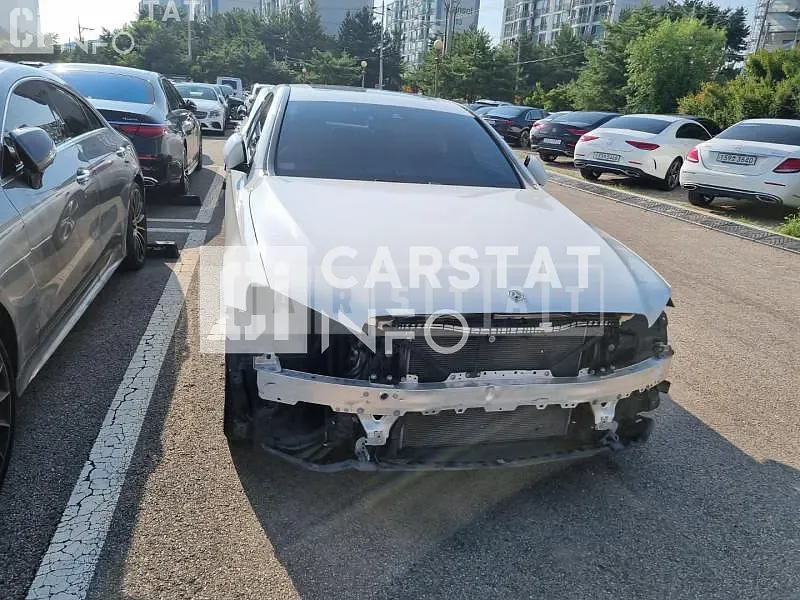 Photo 2 of 21: 2019 Mercedes-Benz E300, VIN WDDZF4JB4KA677326 — Korean insurance auction