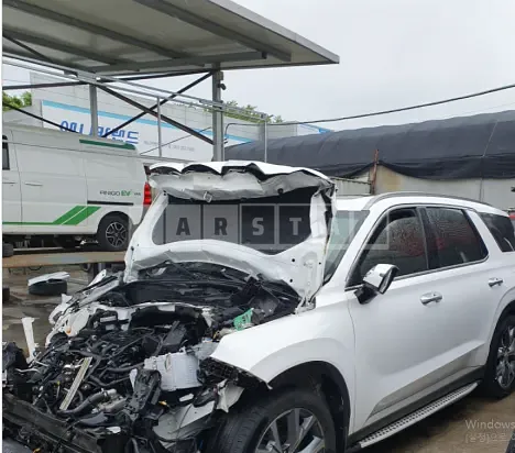 Photo 2 of 7: 2019 Hyundai Palisade — Korean insurance auction