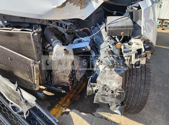 Photo 2 of 13: 2015 Hyundai Tucson, VIN KMHJT81VBFU041822 — Korean insurance auction