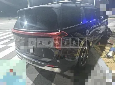 Photo 1 of 16: 2024 Kia Carnivals — Korean insurance auction