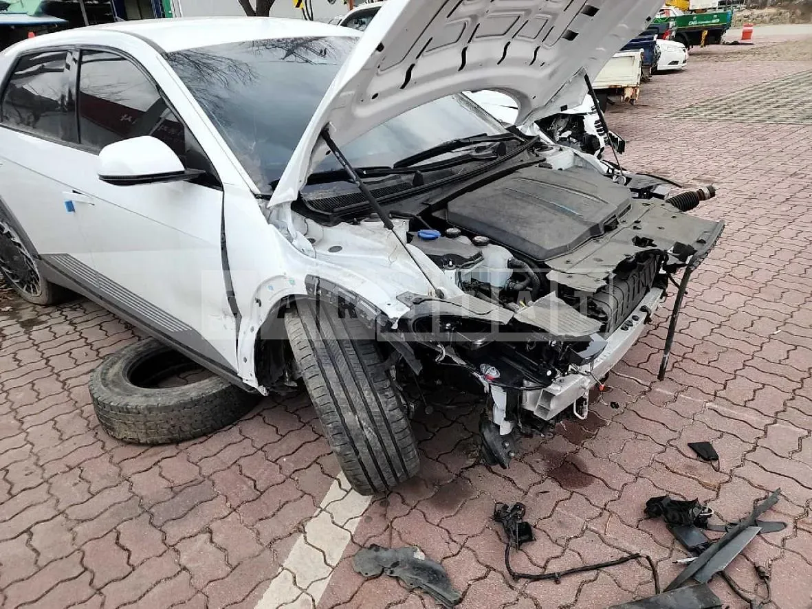 Photo 2 of 13: 2021 Hyundai IONIQ 5 Long Range, VIN KMHKR81AFNU028375 — Korean insurance auction