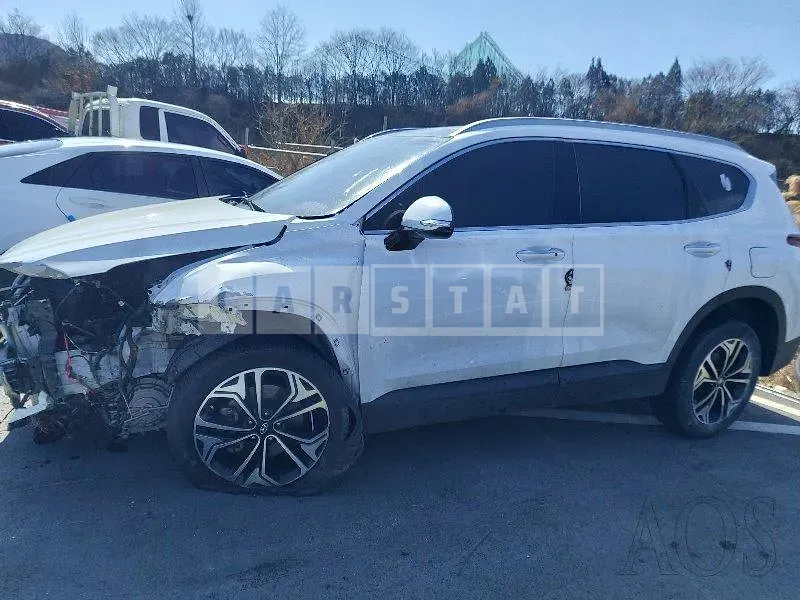 Photo 2 of 15: 2019 Hyundai Santa Fe, VIN KMHS281BBKU161615 — Korean insurance auction