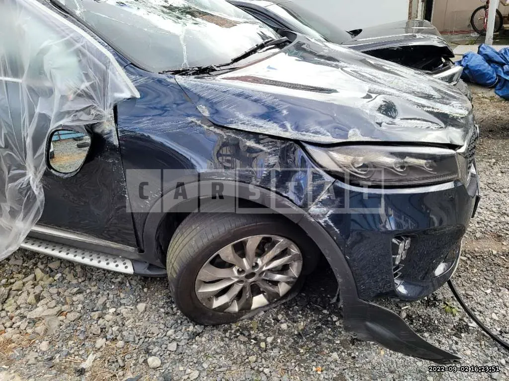 Photo 2 of 17: 2018 Kia Sorento, VIN KNAPH81ADJA442818 — Korean insurance auction