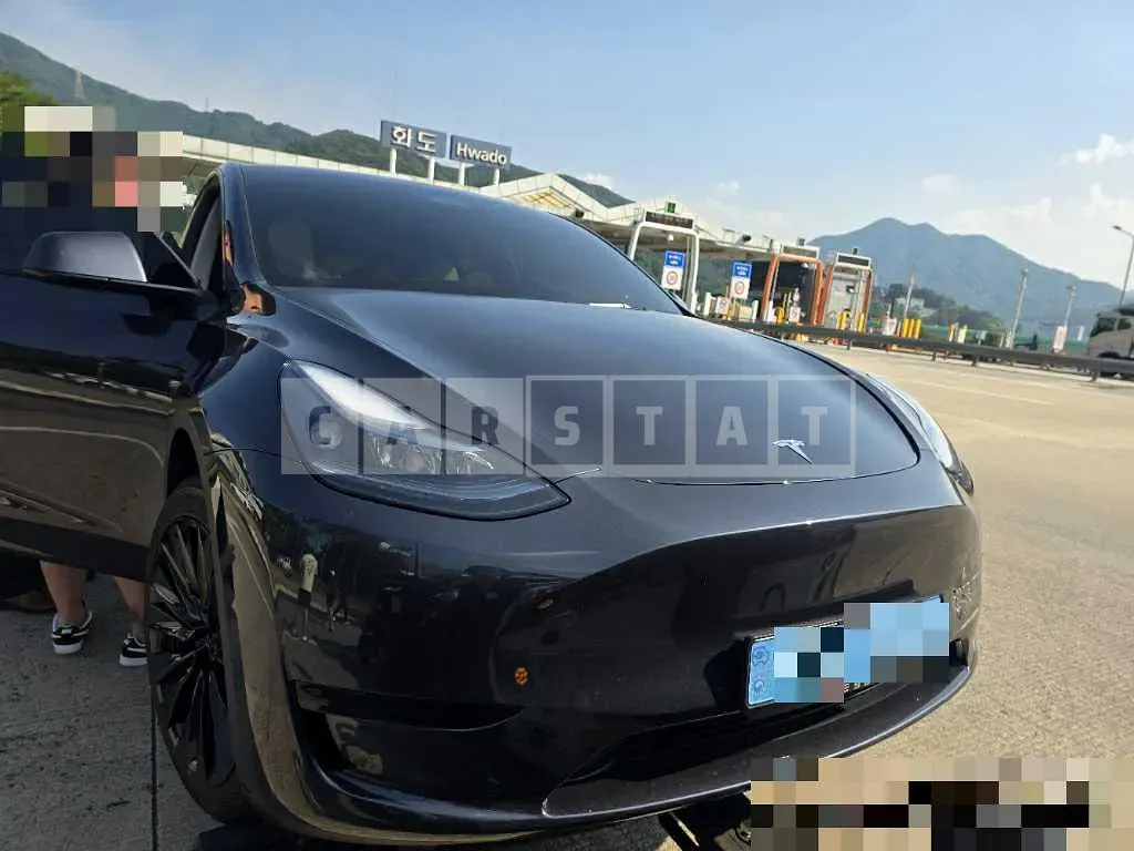 Photo 2 of 10: 2024 Tesla Model Y RWD — Korean insurance auction