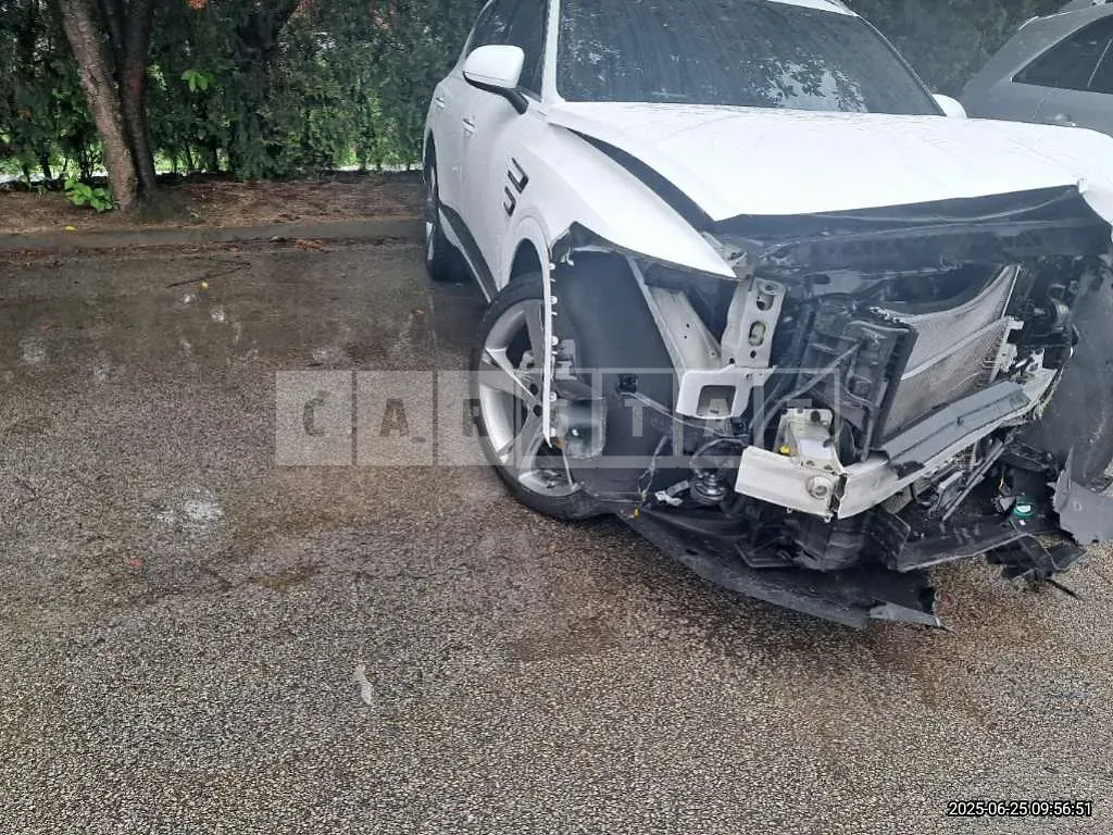 Photo 2 of 11: 2021 Genesis GV80 3.0 — Korean insurance auction