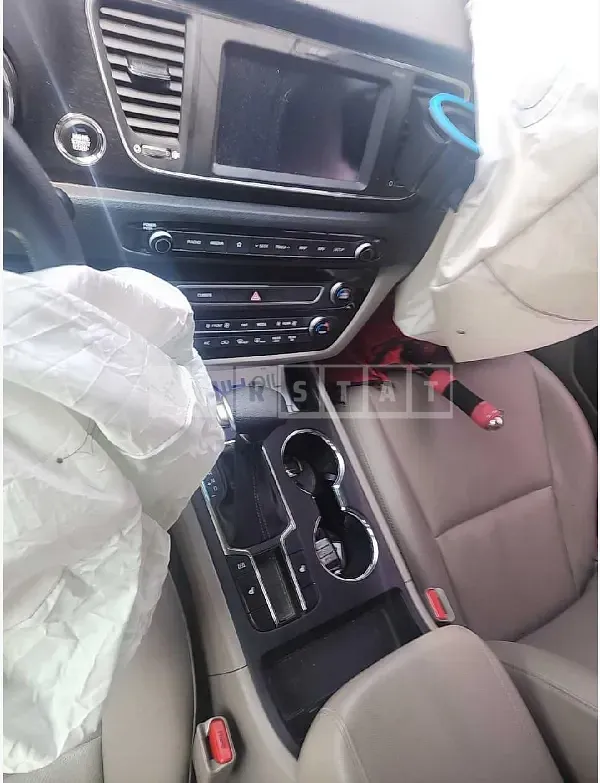 Photo 2 of 14: 2019 Kia Carnival — Korean insurance auction