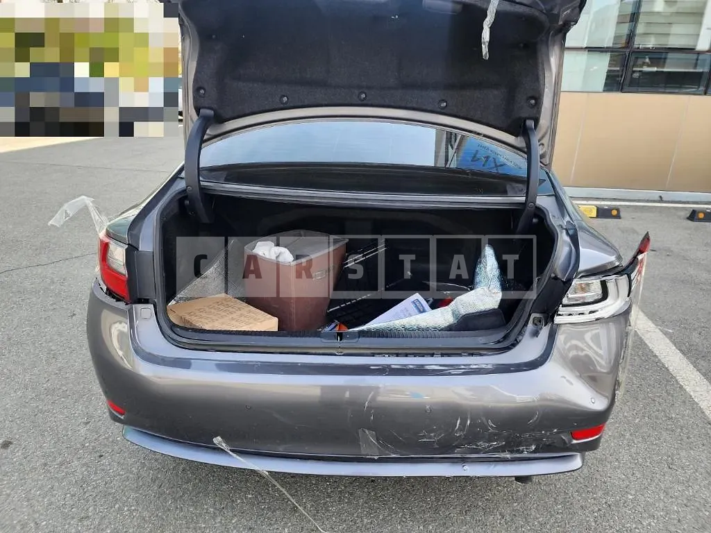 Photo 2 of 13: 2016 Lexus ES300h, VIN JTHBW1GG3H2141272 — Korean insurance auction