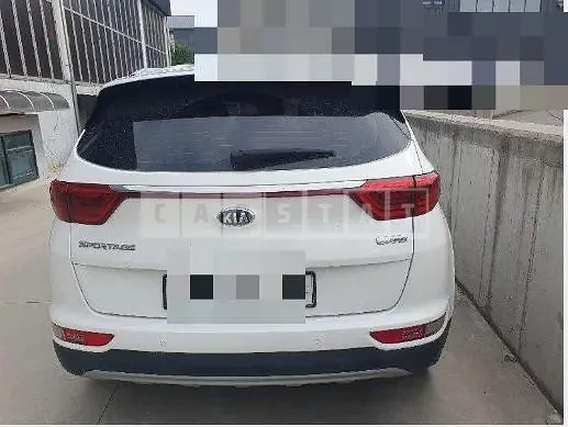 Photo 2 of 33: 2018 Kia Sportage — Korean insurance auction