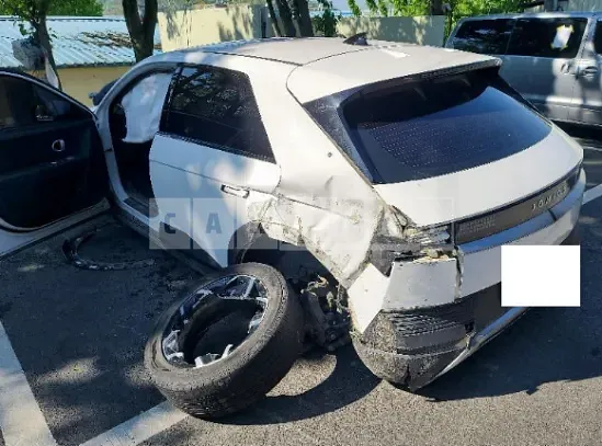 Photo 2 of 48: 2022 Hyundai IONIQ 5 — Korean insurance auction