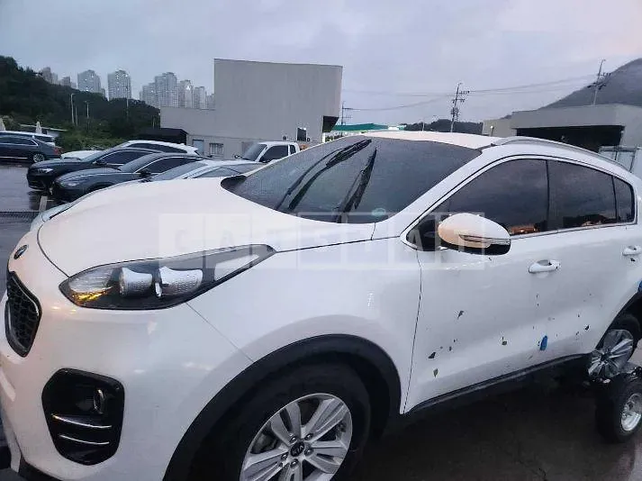 Photo 2 of 13: 2015 Kia Sportage — Korean insurance auction
